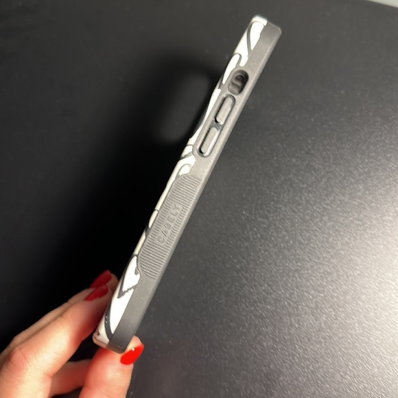 Casely IPhone 13 Pro case - Heart Throb | Endless Hearts Case - Picture 2 of 3